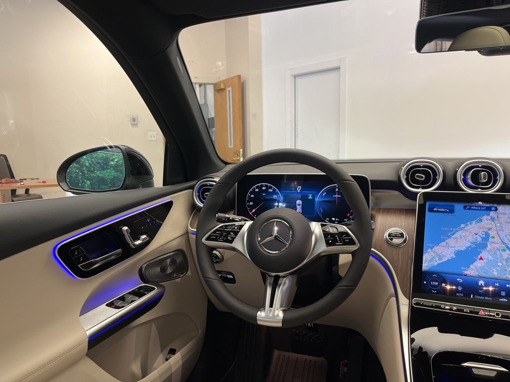 Thumbnail: 2025 Mercedes-Benz GLC - 24