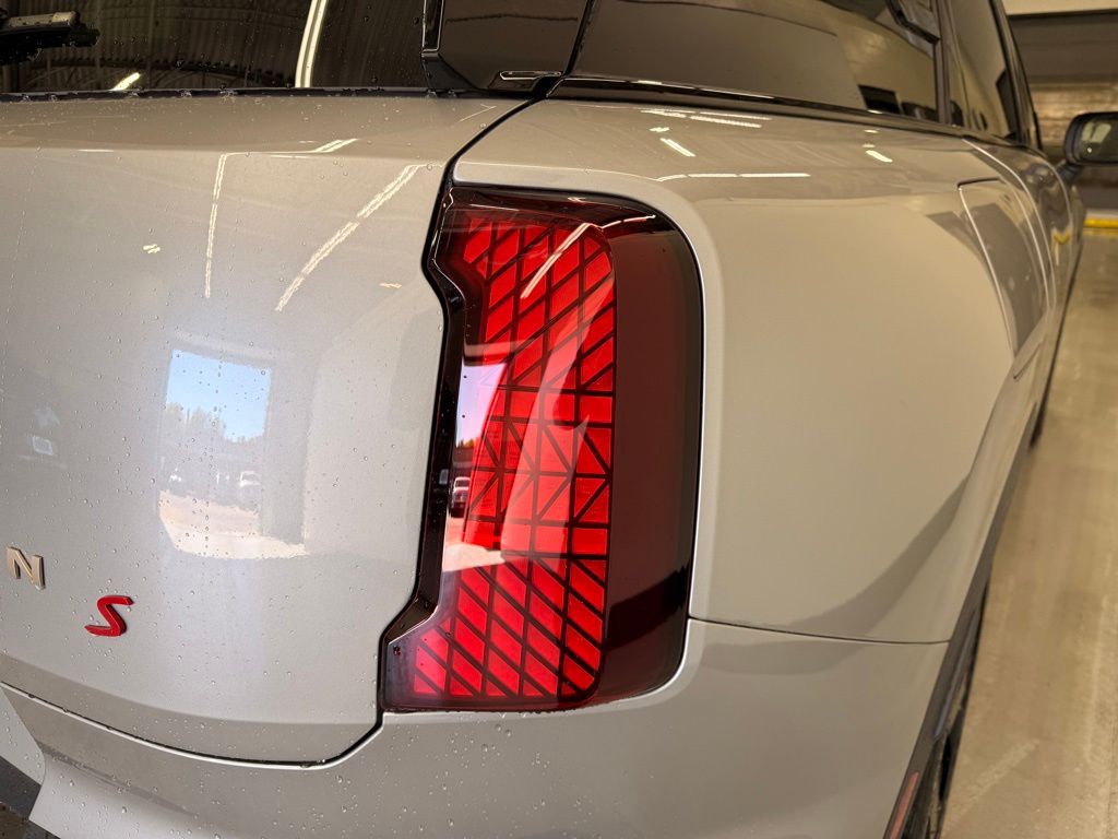 Thumbnail: 2027 MINI Cooper Countryman - 5