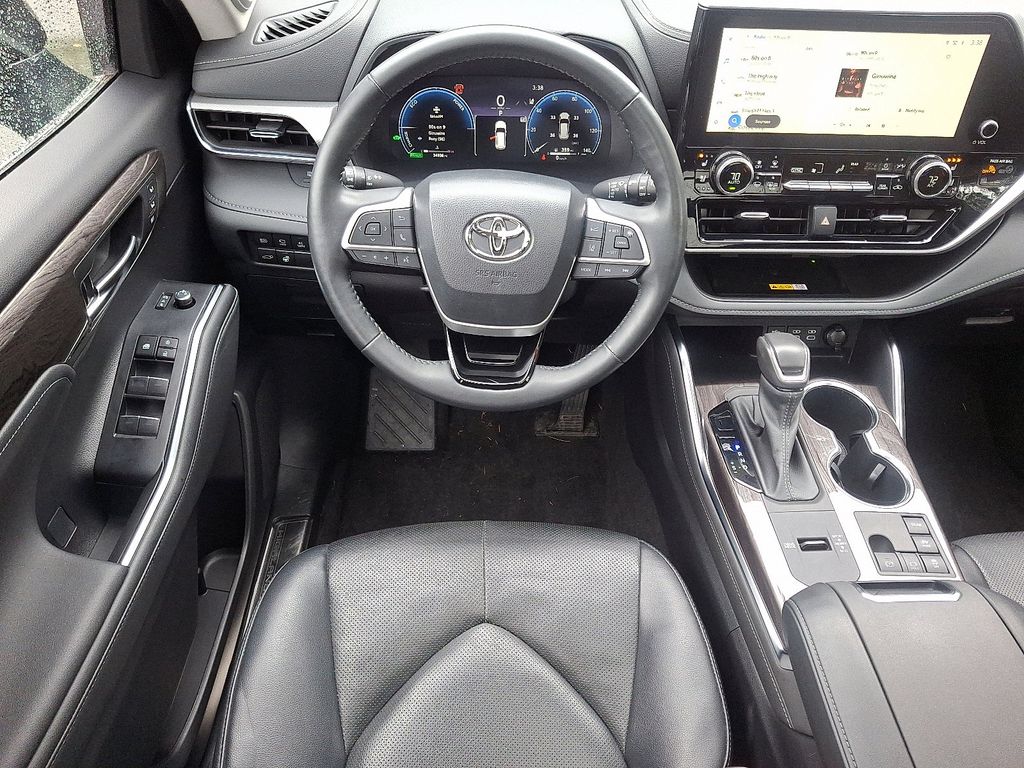 2023 Toyota Highlander Platinum 11