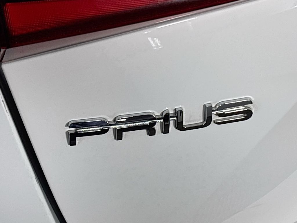 2021 Toyota Prius L