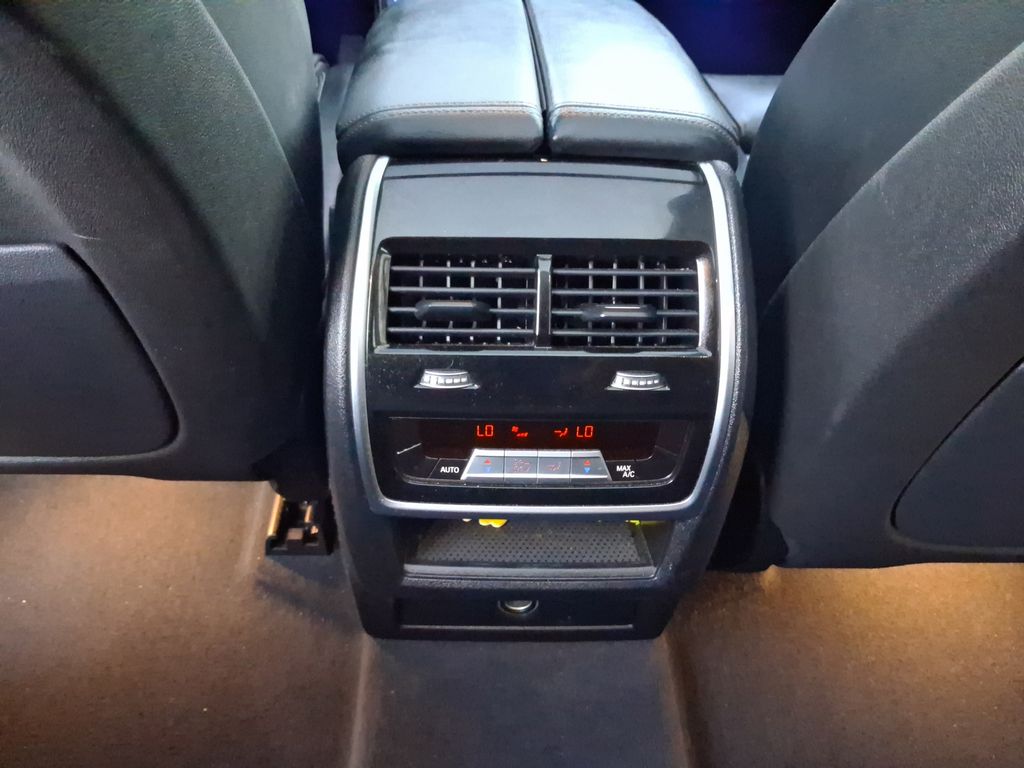 Used 2020 Gray BMW sDrive40i image 15