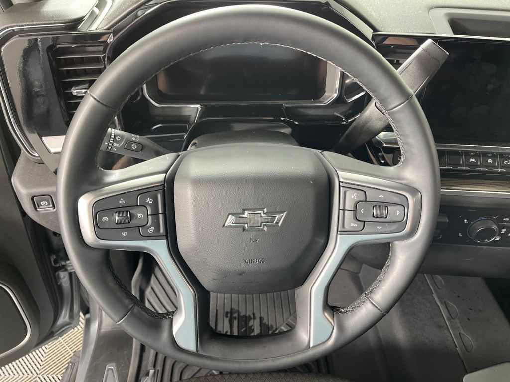 Thumbnail: 2026 Chevrolet Silverado 1500 - 31
