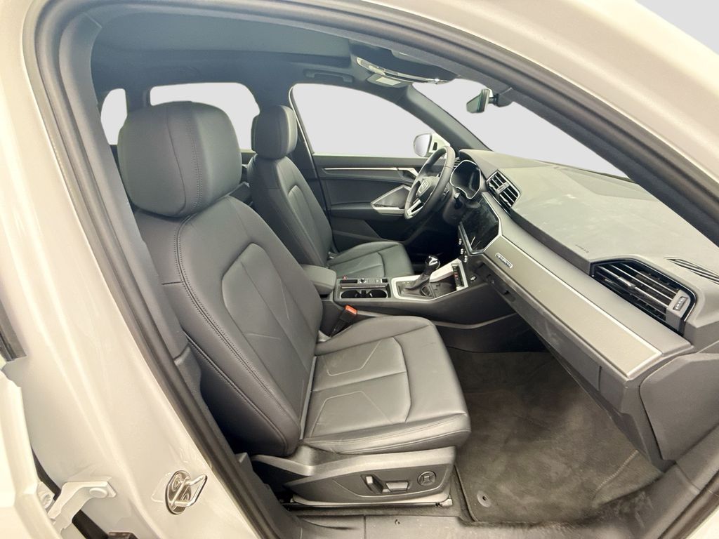 Thumbnail: 2025 Audi Q3 - 18