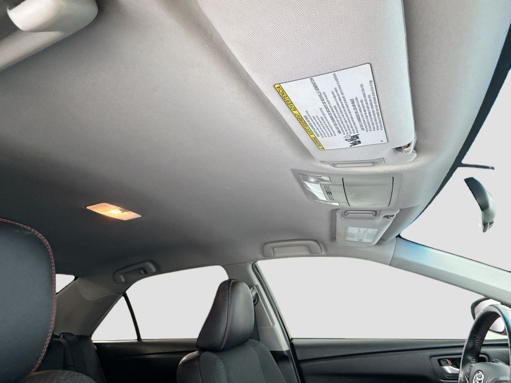 Thumbnail: 2016 Toyota Camry - 16