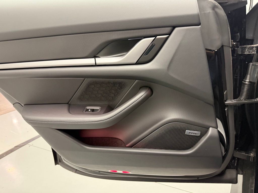 Thumbnail: 2026 Porsche Taycan - 29