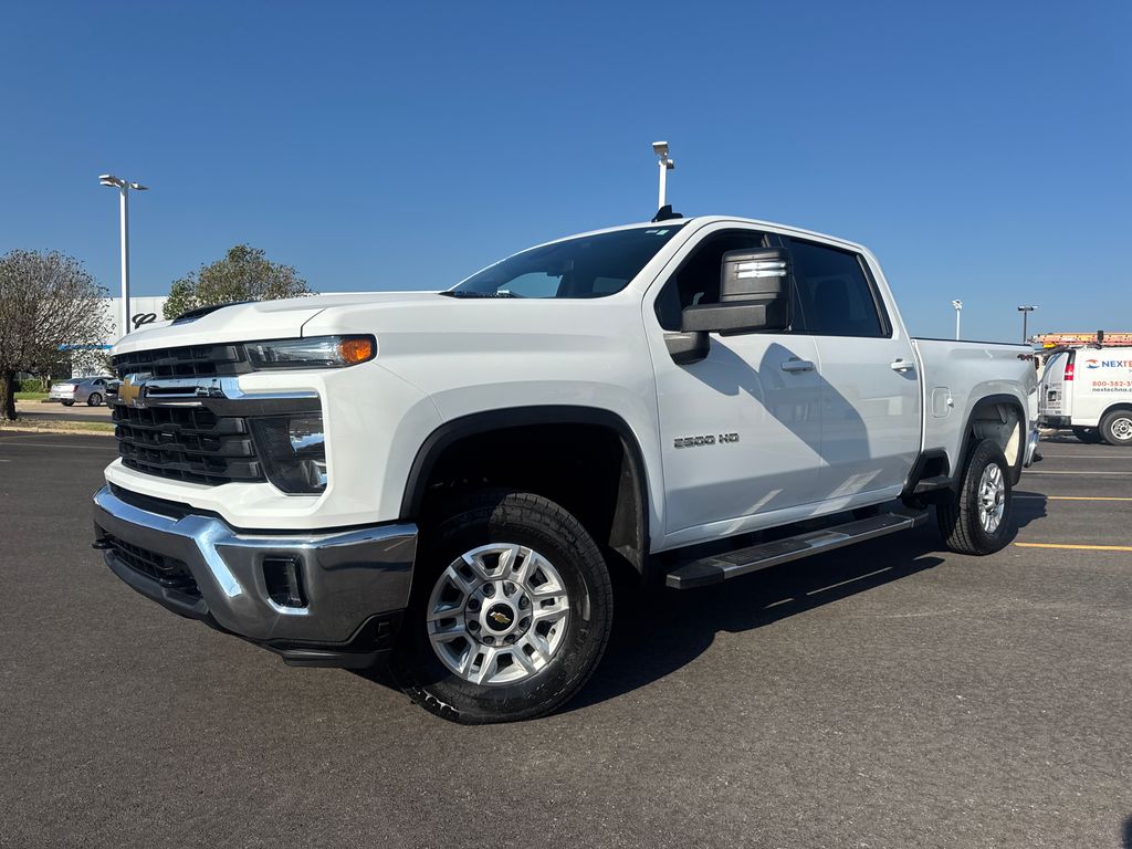 Summit White 2025 Chevrolet Silverado 2500HD Pickup Truck Four-Wheel Drive Automatic