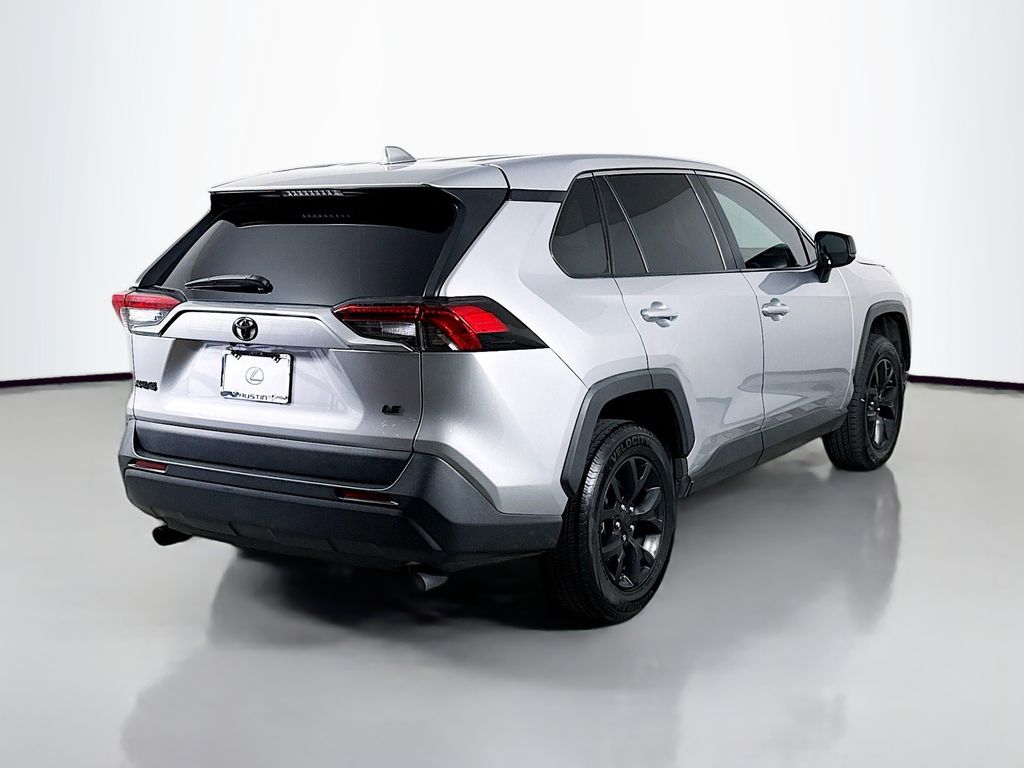 Thumbnail: 2022 Toyota RAV4 - 5