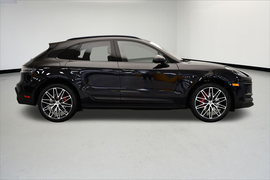 Thumbnail: 2023 Porsche Macan - 8