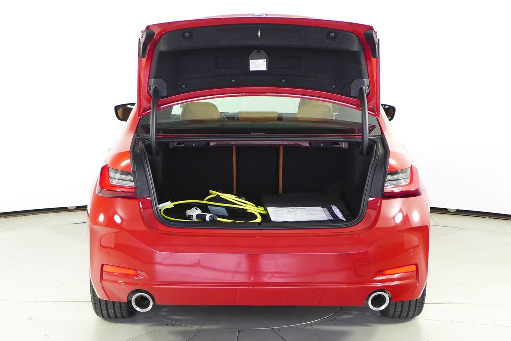 Thumbnail: 2023 BMW 3 Series - 10