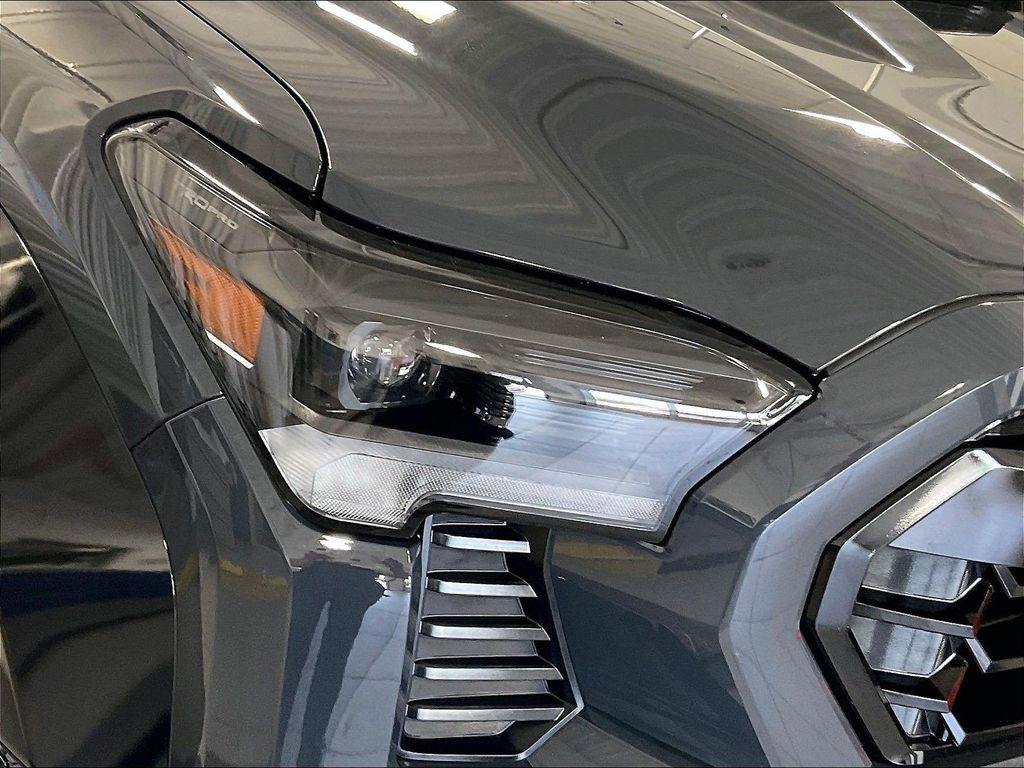 2025 Toyota Tacoma Hybrid — photo 34