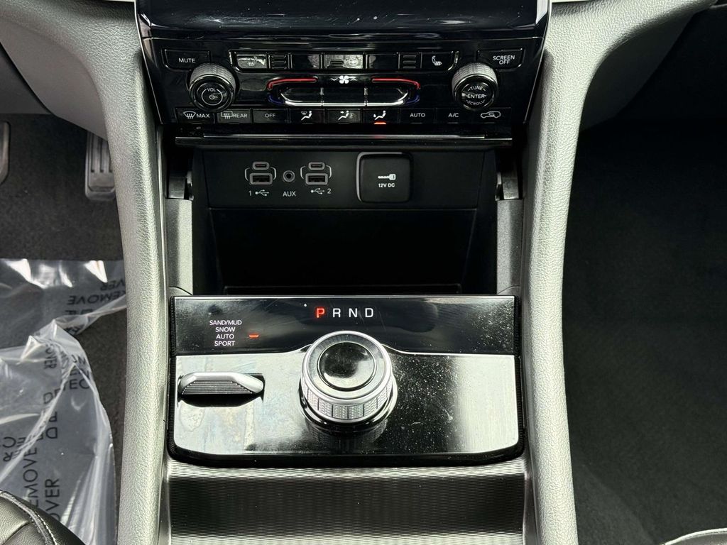Used 2023 White Jeep Limited image 22