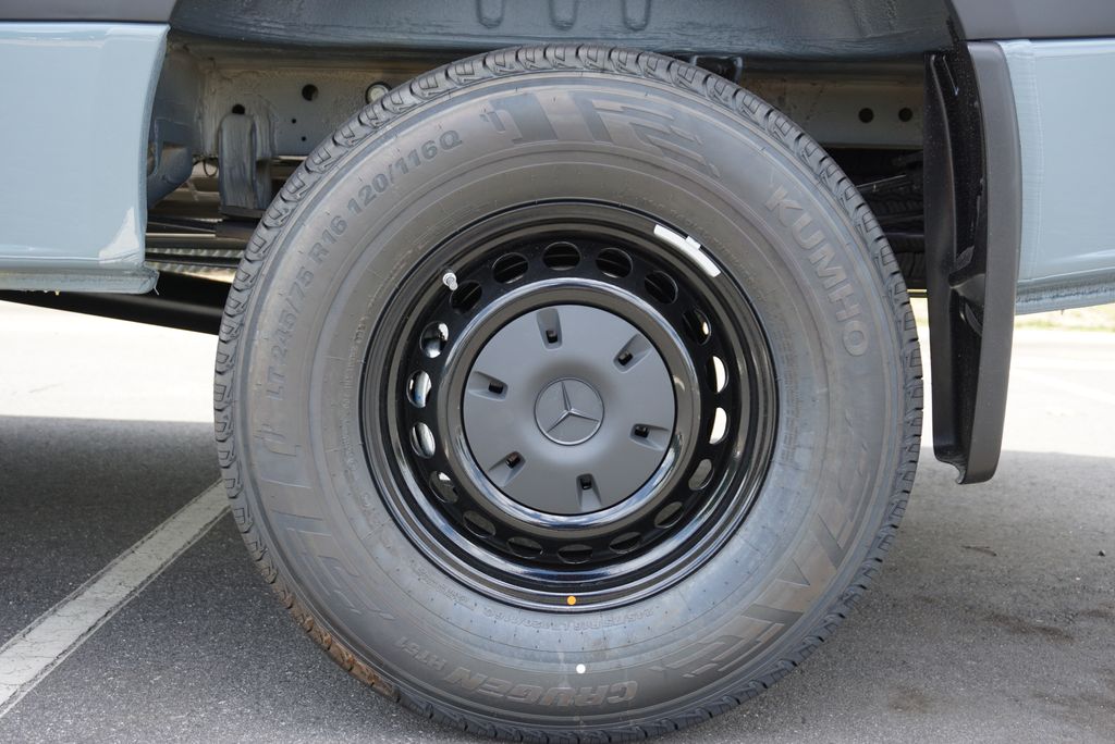 Thumbnail: 2025 Mercedes-Benz Sprinter - 20