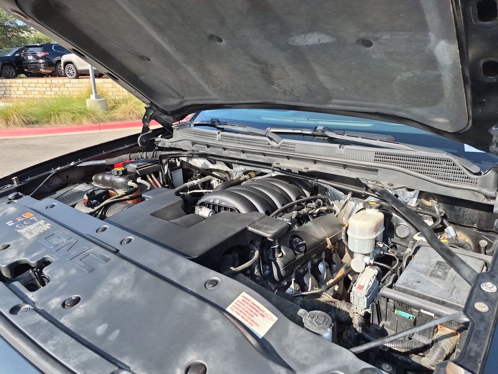 Used 2015 Black GMC SLT image 18