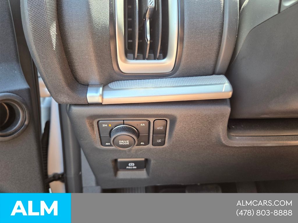 Used 2025 White Ford Active image 32