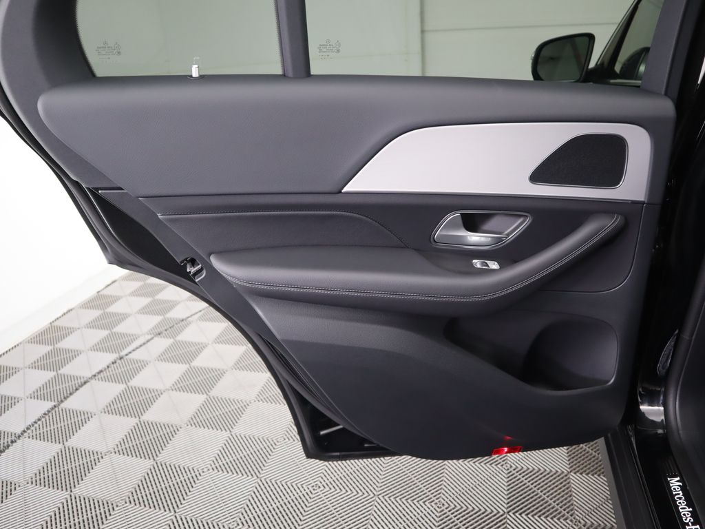 Thumbnail: 2026 Mercedes-Benz GLE - 28