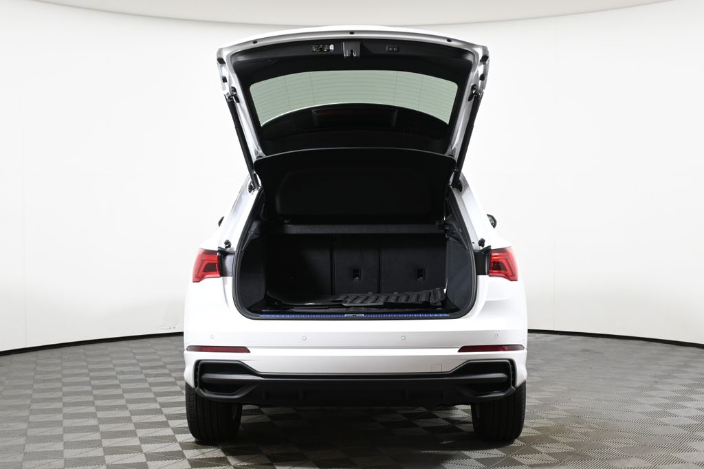 Thumbnail: 2025 Audi Q3 - 28