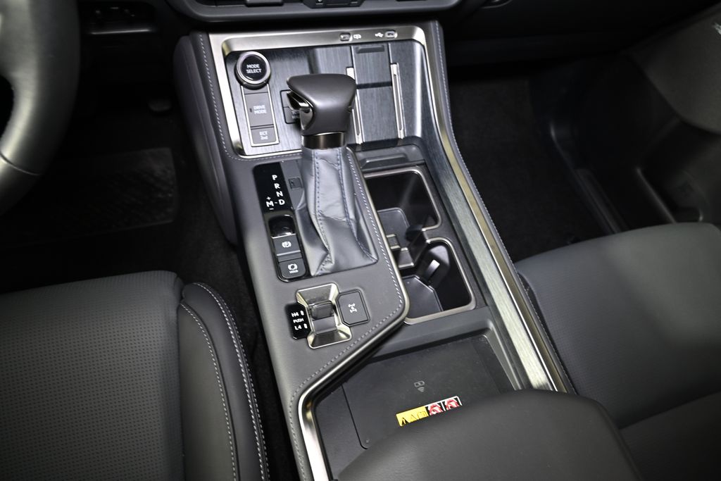 Thumbnail: 2025 Lexus GX - 19