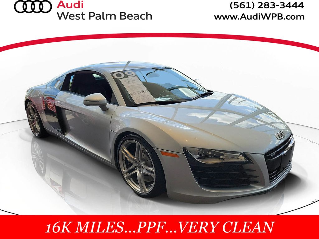 Ice Silver Metallic 2009 Audi R8 quattro Coupe AWD Coupe All-Wheel Drive 6-Speed Automatic