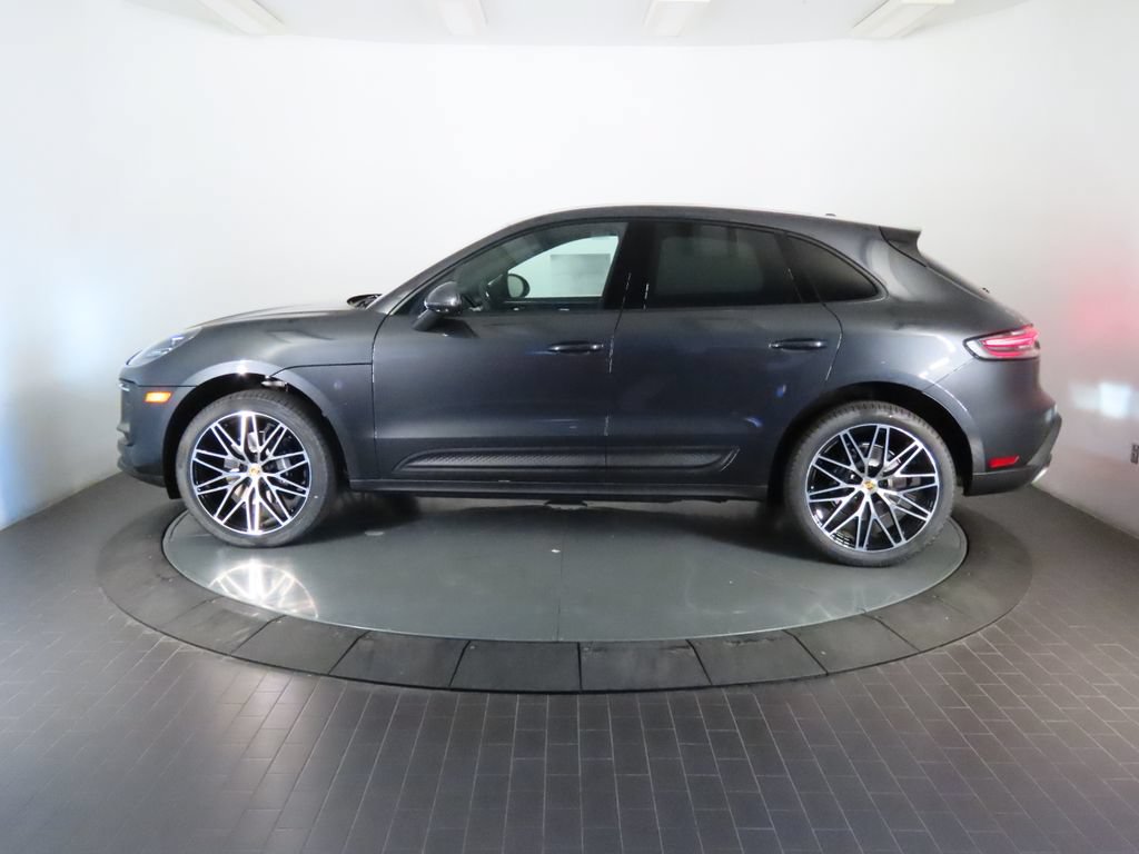 Thumbnail: 2026 Porsche Macan - 2