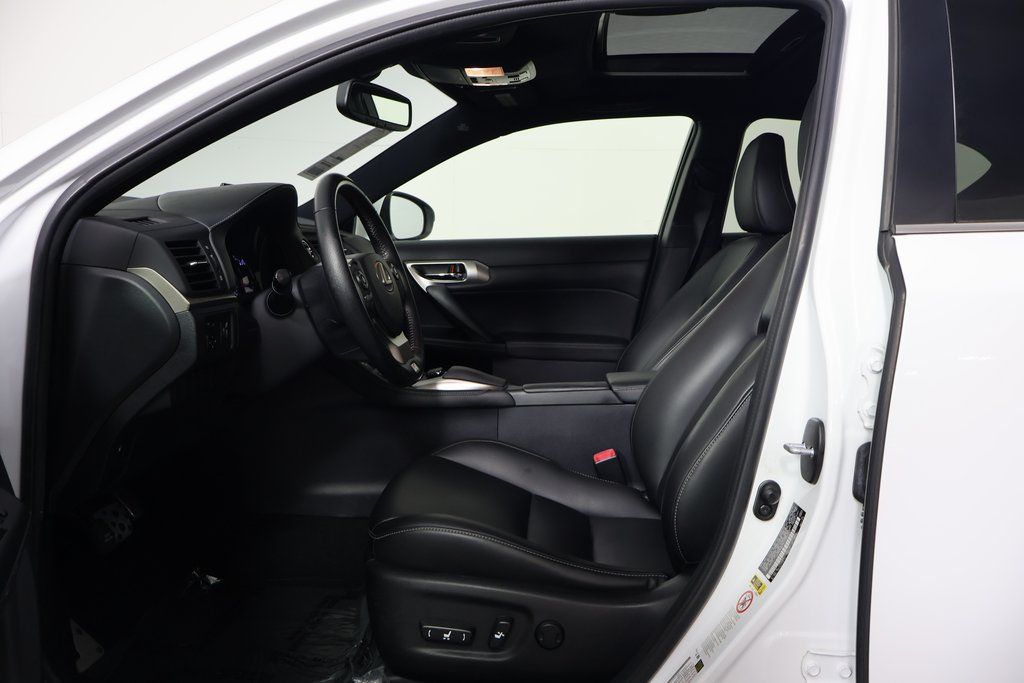 Thumbnail: 2015 Lexus CT - 10