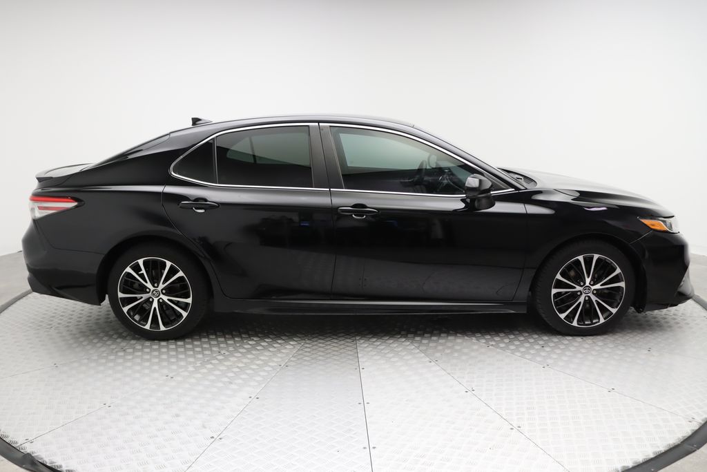 2019 Toyota Camry SE 7