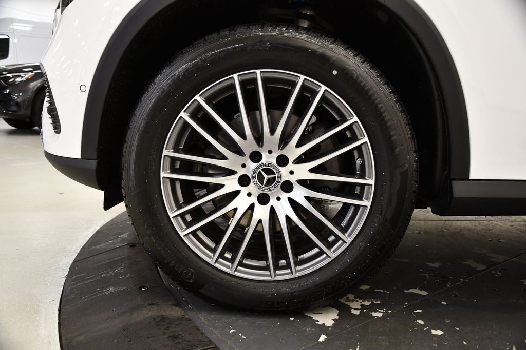 Thumbnail: 2025 Mercedes-Benz GLC - 13