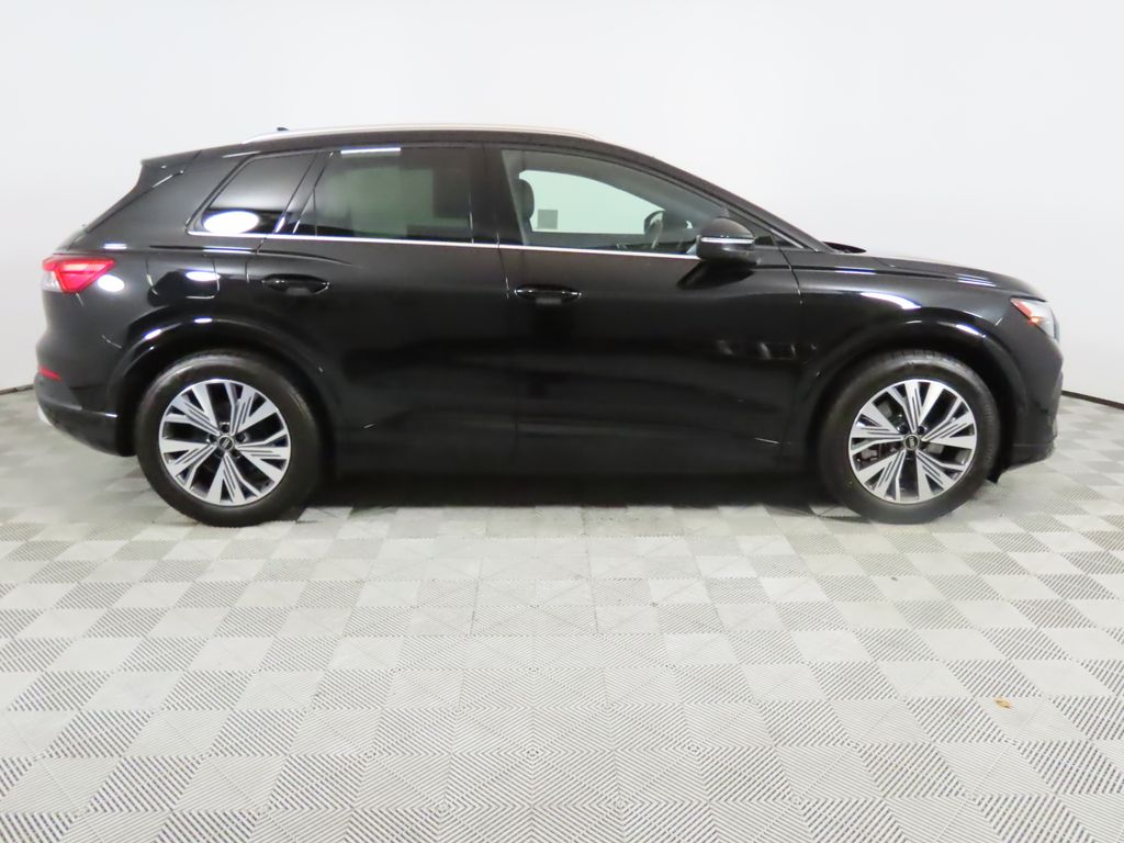 Thumbnail: 2023 Audi Q4 e-tron - 6