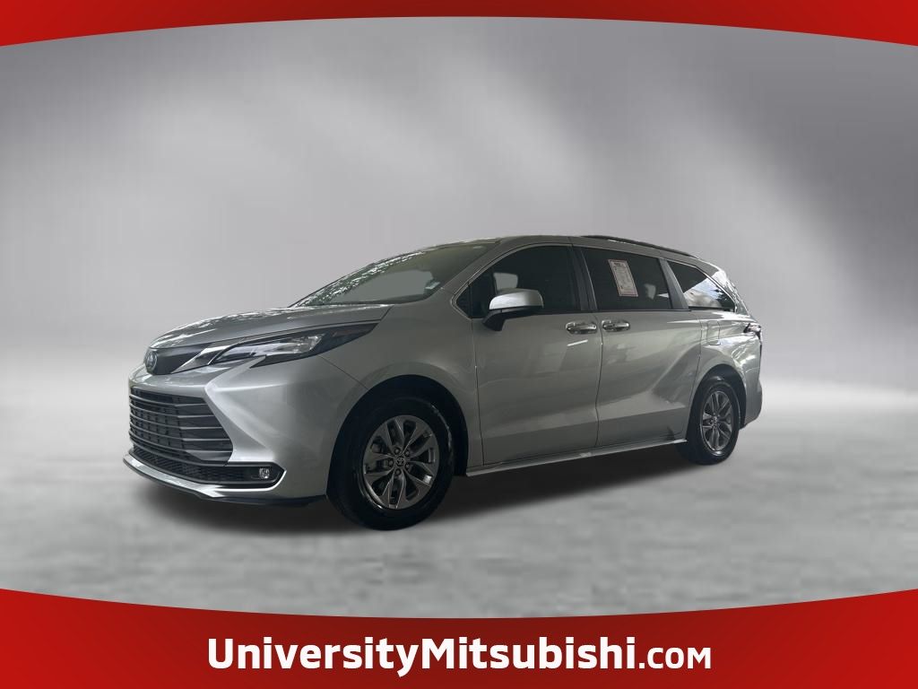 Celestial Silver Metallic 2025 Toyota Sienna Minivan Front-Wheel Drive Continuously Variable Transmission