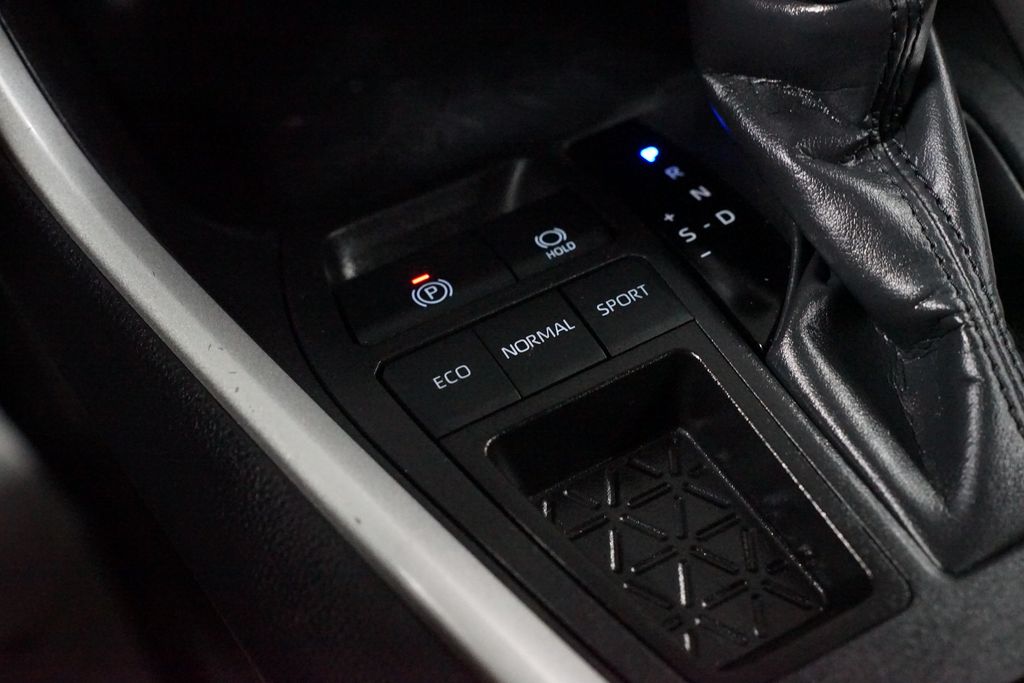 Thumbnail: 2025 Toyota RAV4 - 22