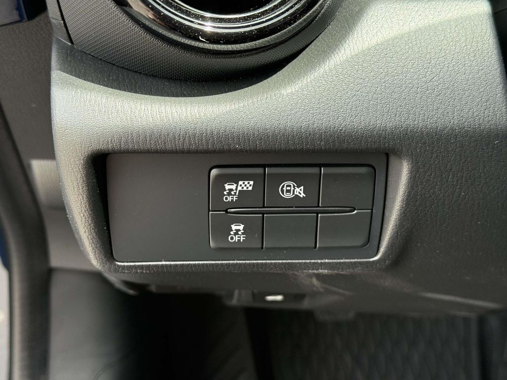 2026 Mazda MX-5 Miata Club - Photo 29