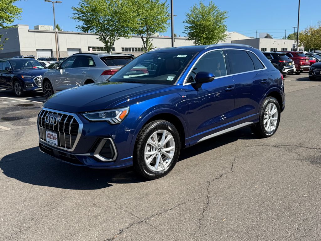 Navarra Blue Metallic 2025 Audi Q3 quattro Premium Plus S Line 45 TFSI SUV / Crossover All-Wheel Drive 8-Speed Automatic