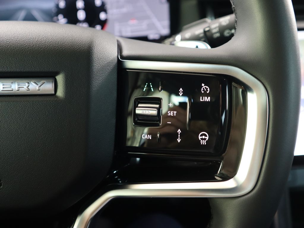 Thumbnail: 2025 Land Rover Discovery Sport - 12