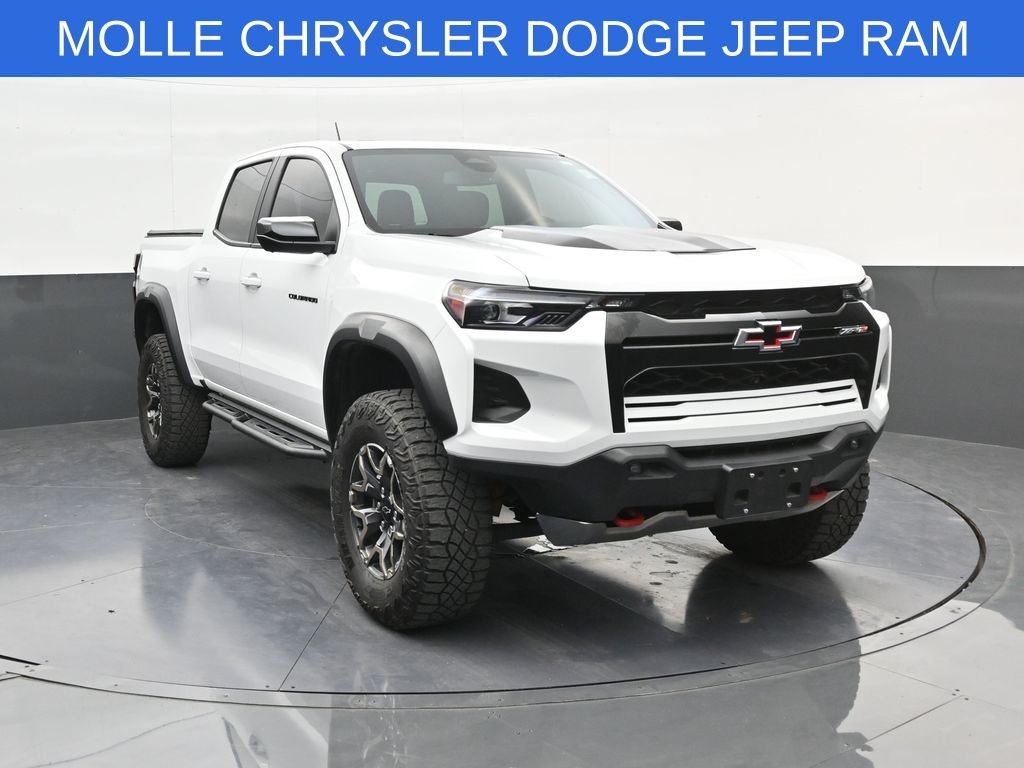 Summit White 2024 Chevrolet Colorado Pickup Truck Four-Wheel Drive 8-Speed Automatic