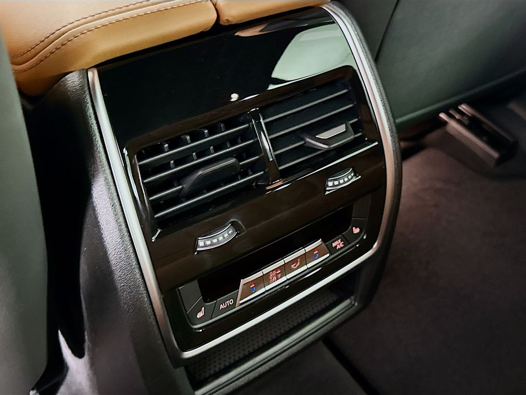 2026 BMW X5 xDrive50e 18