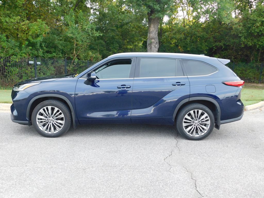 Thumbnail: 2021 Toyota Highlander - 2