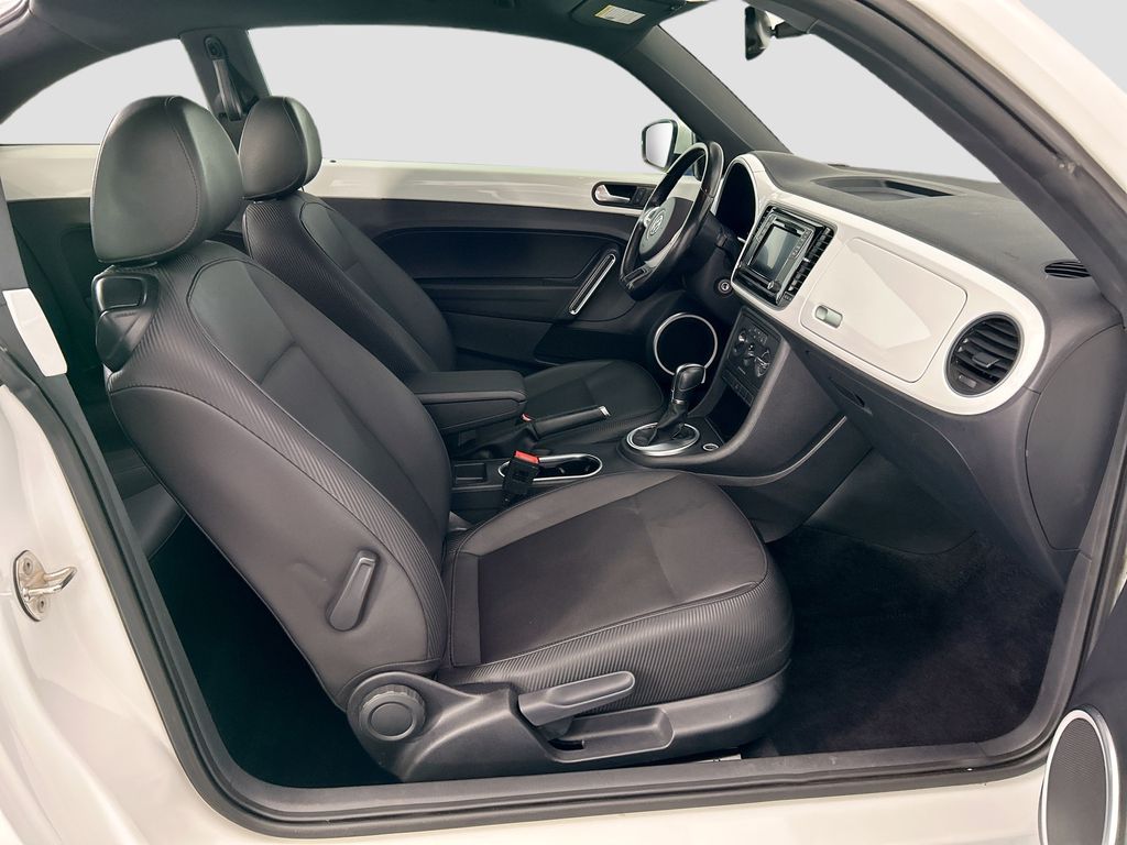 Thumbnail: 2016 Volkswagen Beetle - 18