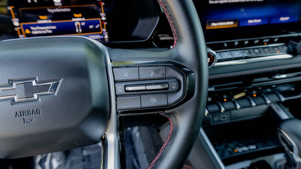 Used 2023 Chevrolet Colorado Z71 4D Crew Cab