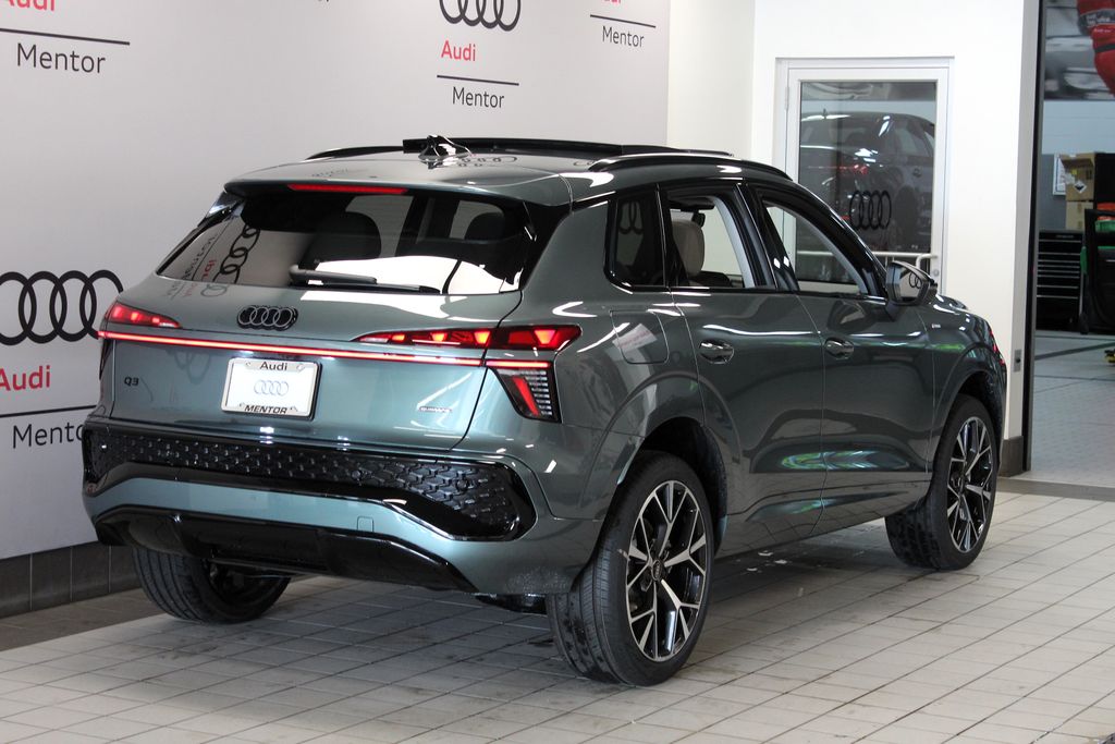 Thumbnail: 2026 Audi Q3 - 6