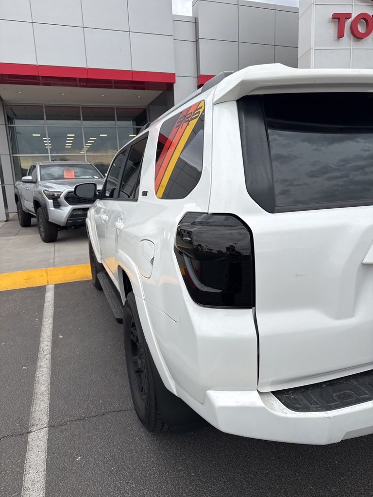 Thumbnail: 2022 Toyota 4Runner - 6