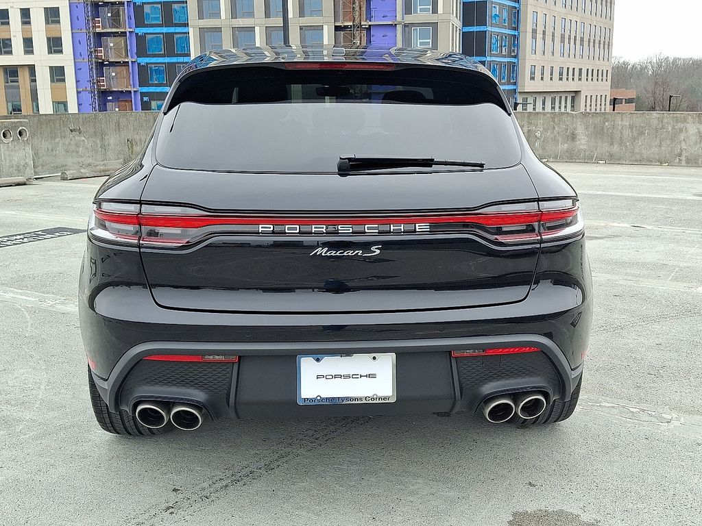 Thumbnail: 2026 Porsche Macan - 9