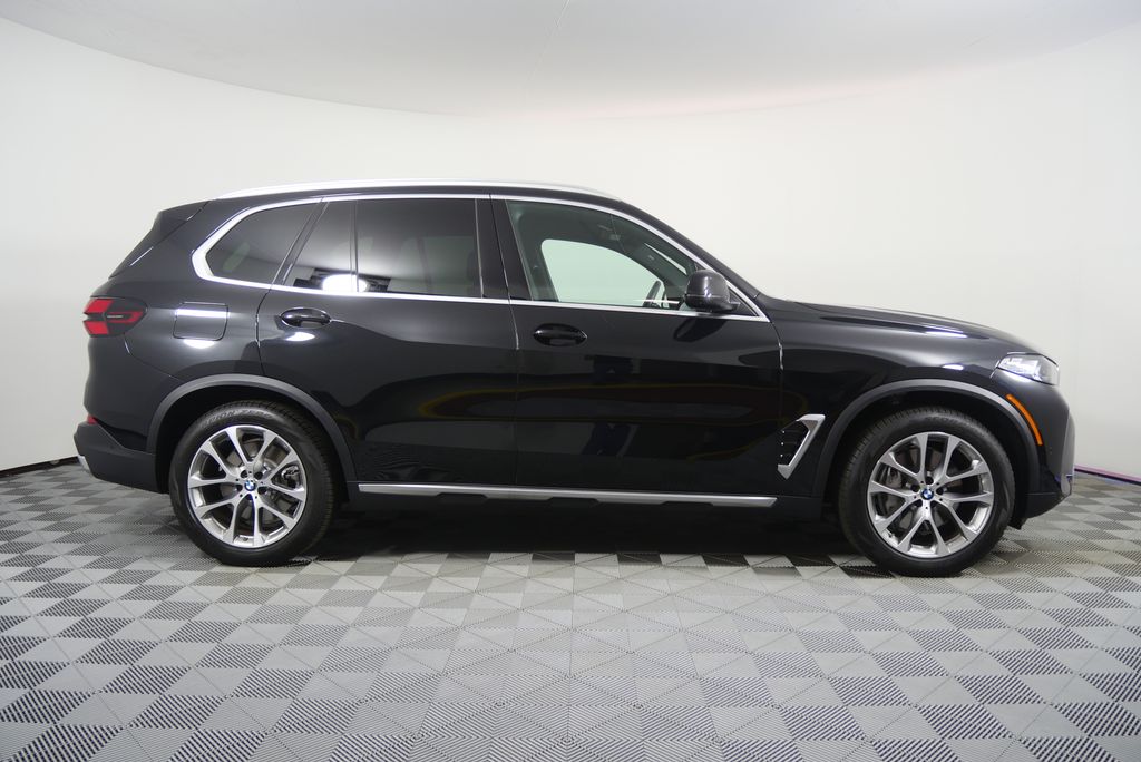 Thumbnail: 2026 BMW X5 - 2