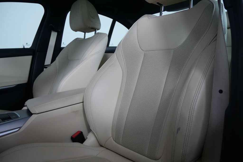 2022 BMW 3 Series 330i xDrive 10