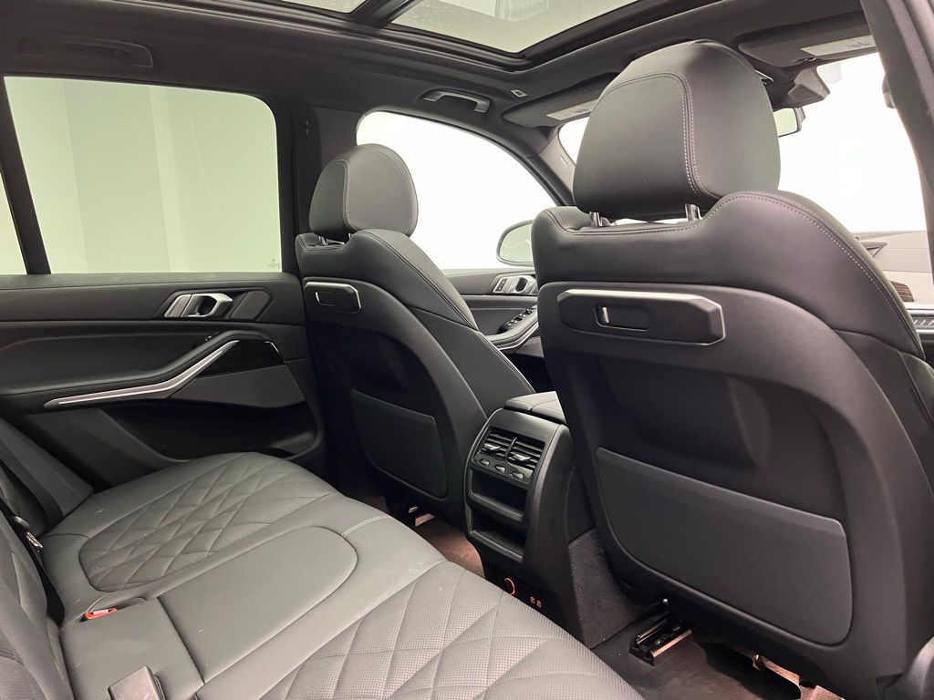 Thumbnail: 2025 BMW X5 - 8