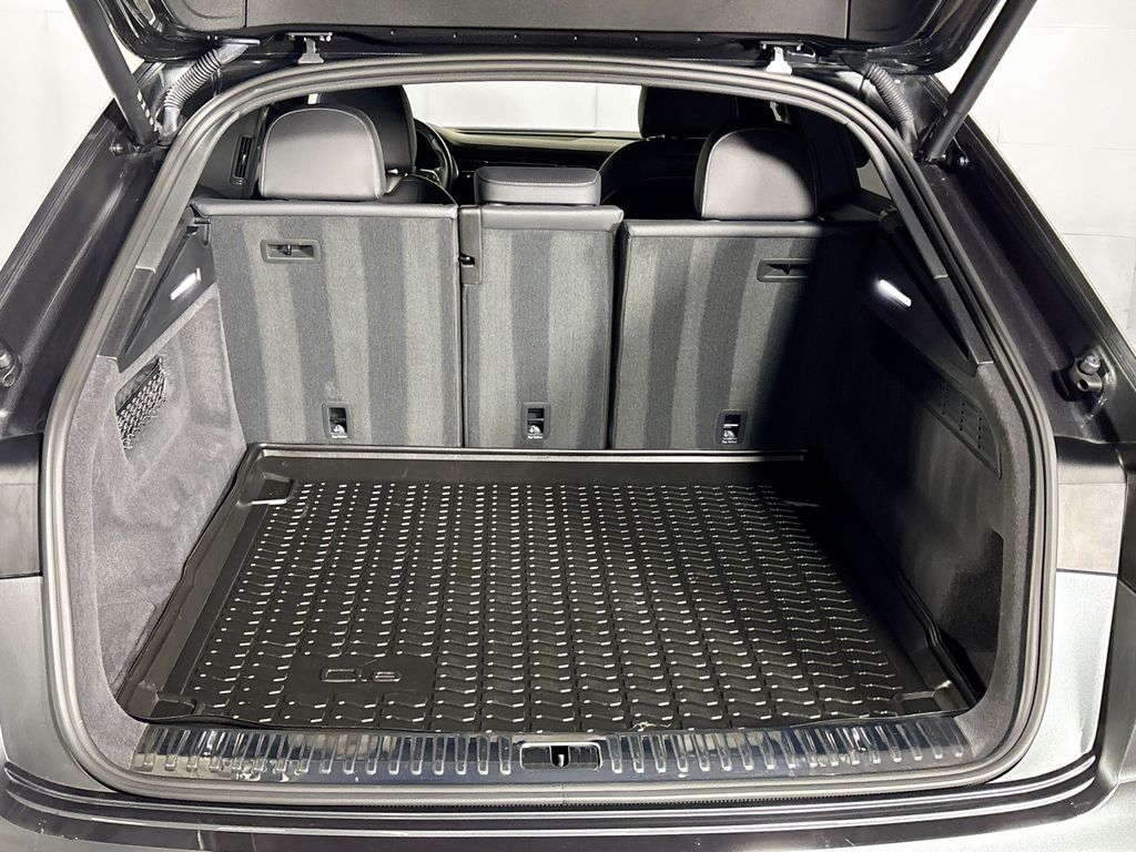 2023 Audi Q8 55 Premium Plus