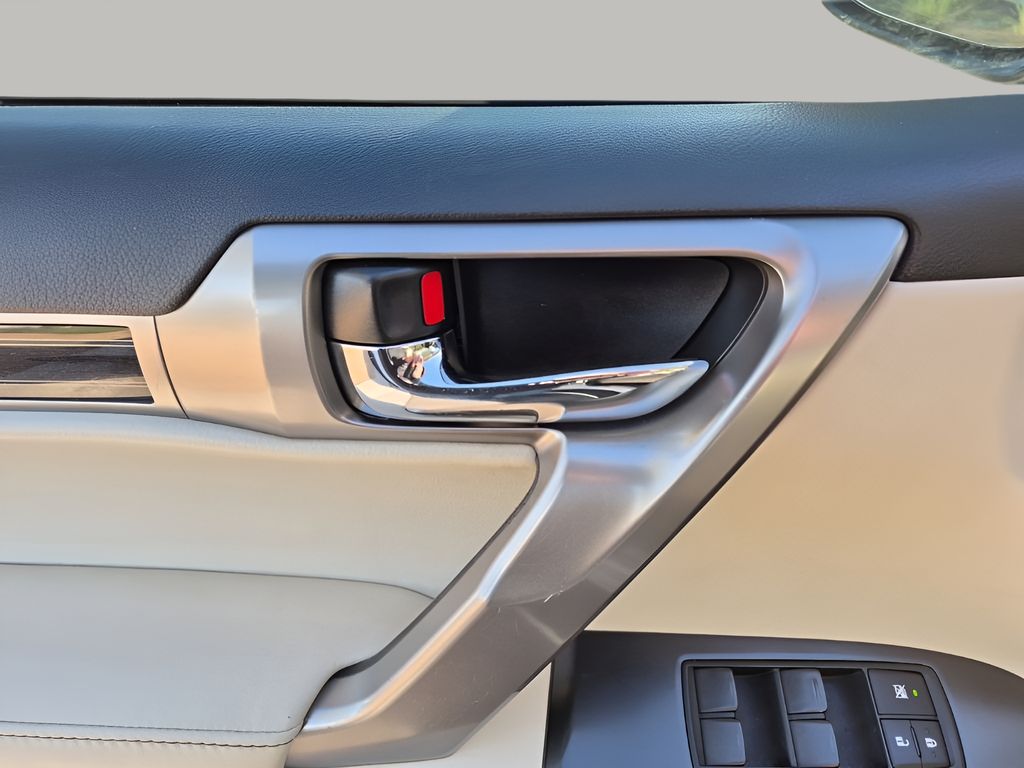 Used 2023 White Lexus 460 Luxury image 28