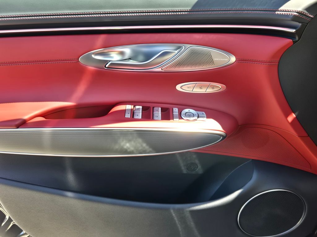 2027 Genesis Gv70