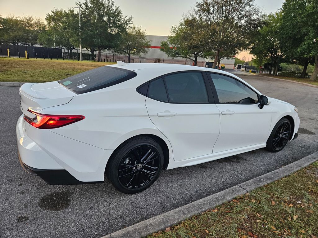 2025 Toyota Camry SE 5
