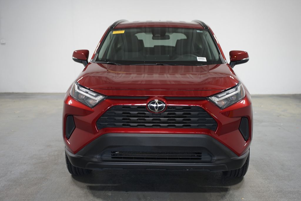 2023 Toyota RAV4 XLE 2
