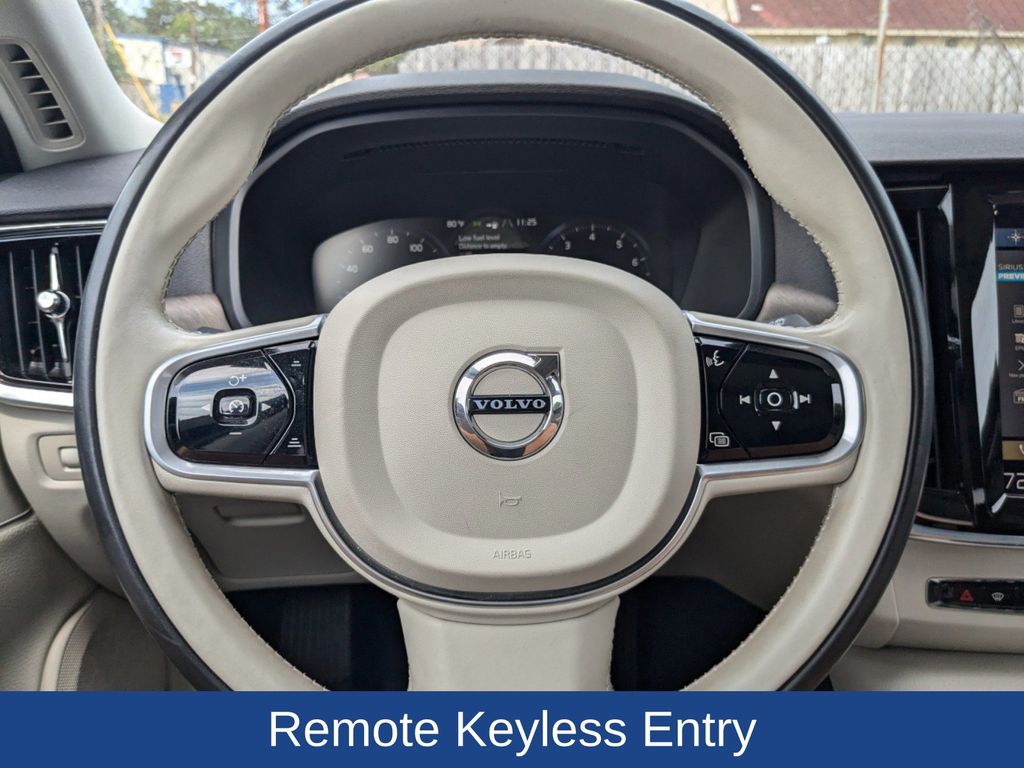 2018 Volvo V90 Cross Country T6