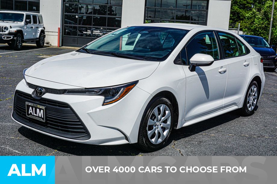 2023 Toyota Corolla LE photo 2
